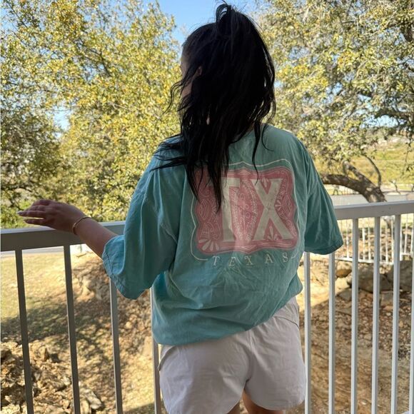 Texas Teal and Pink Graphic T-Shirt - Picture 1 of 5
